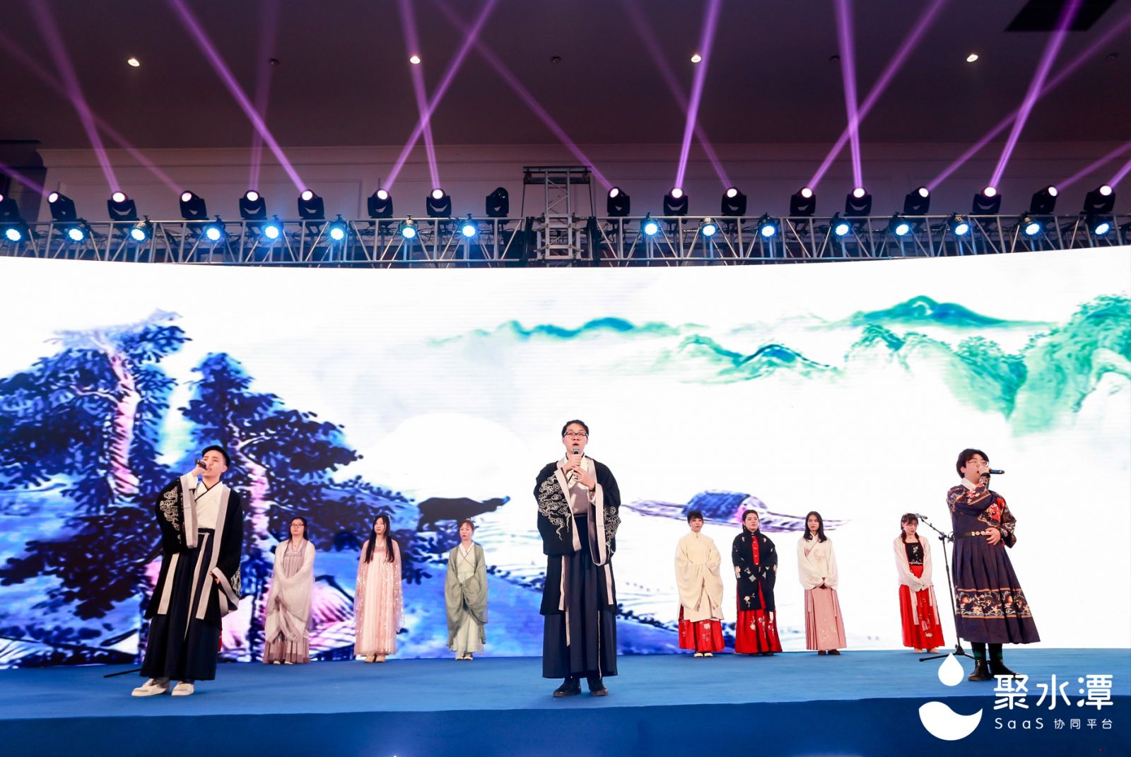 古風(fēng)公司年會合唱表演